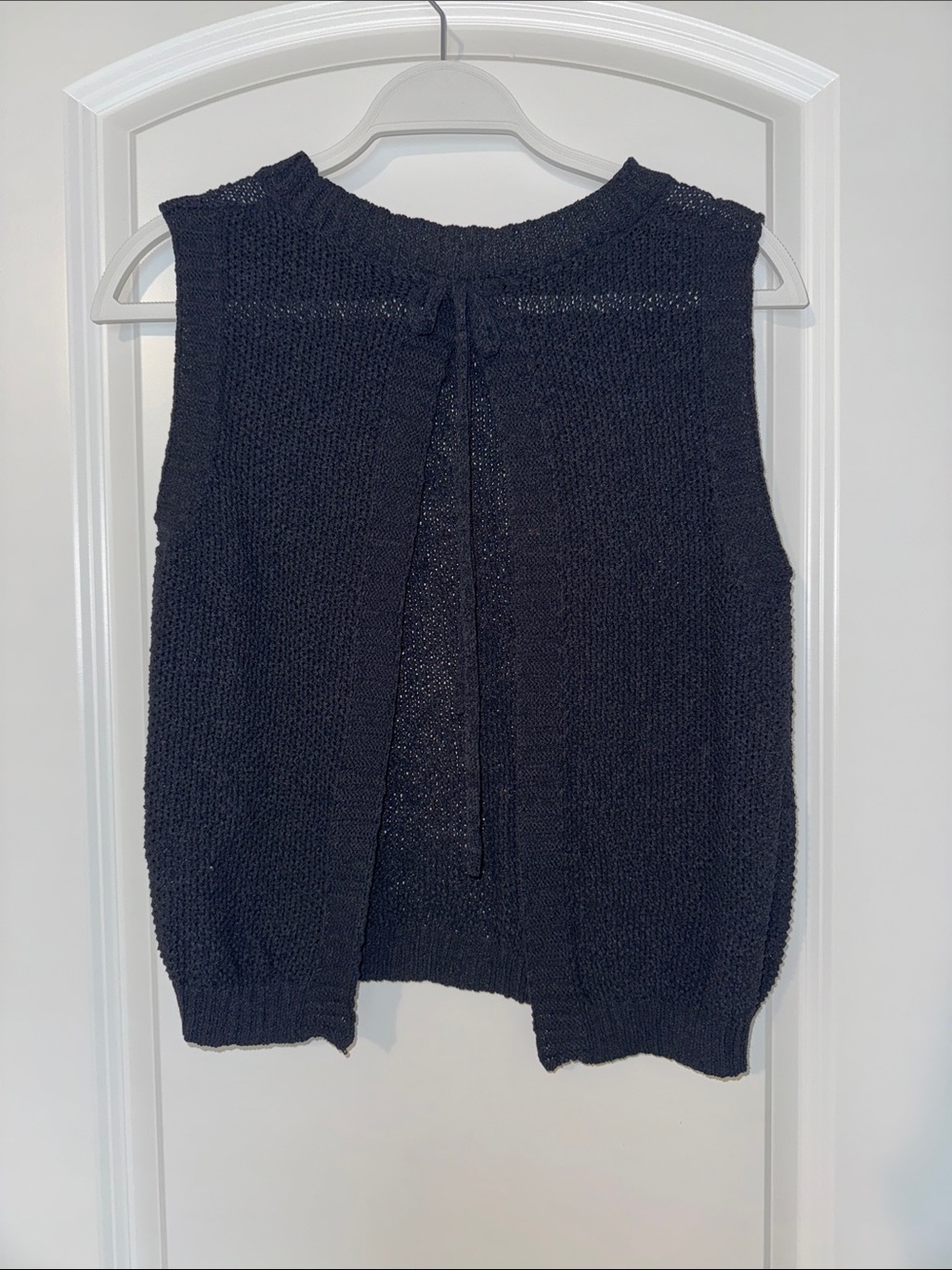 Sleeveless Knit Tie-Back Sweater Vest - Black